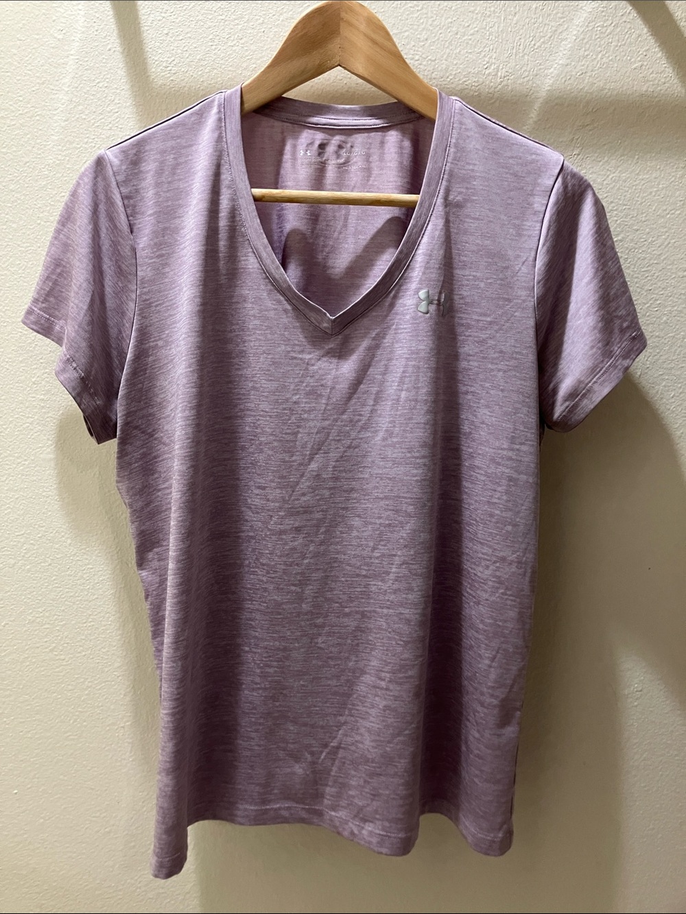 Under Armour Women’s Heather Lilac V-Neck Short Sleeve Tee